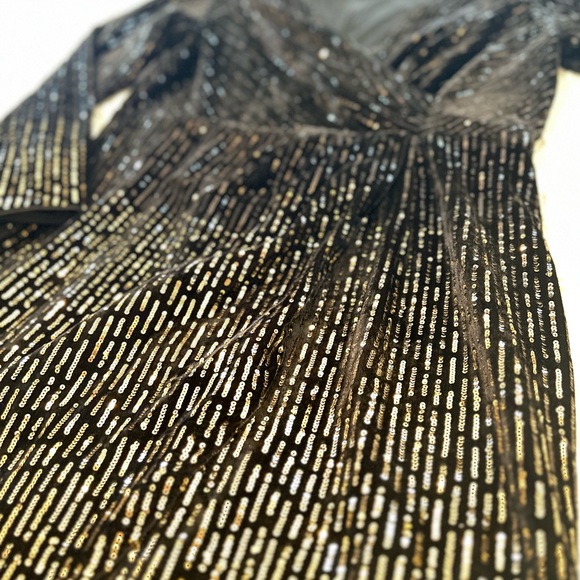 JULIA JORDAN Sequined Velvet Surplice Dress - Picture 3 of 8